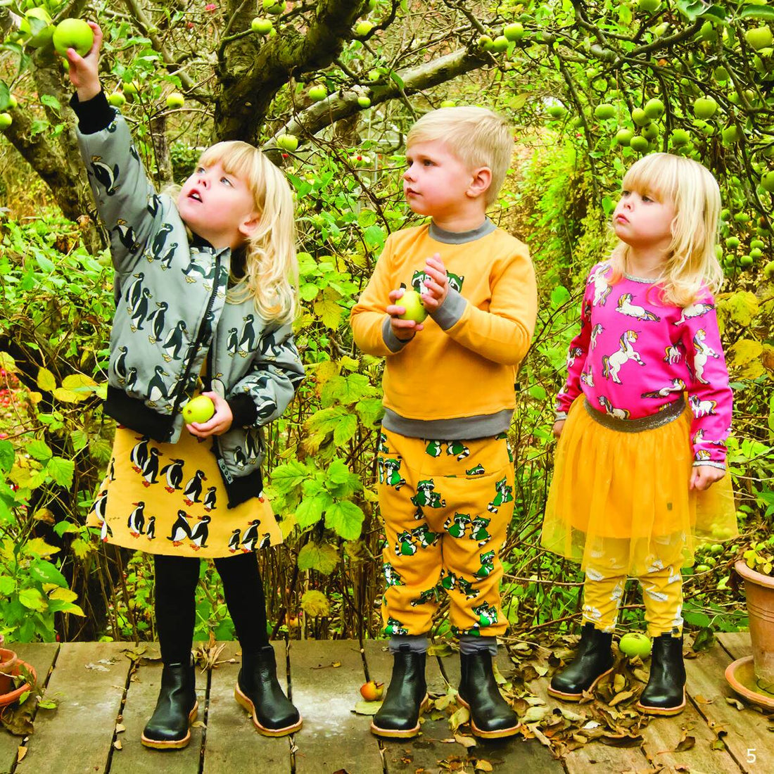 Smafolk Hose Sweatpants with raccoon