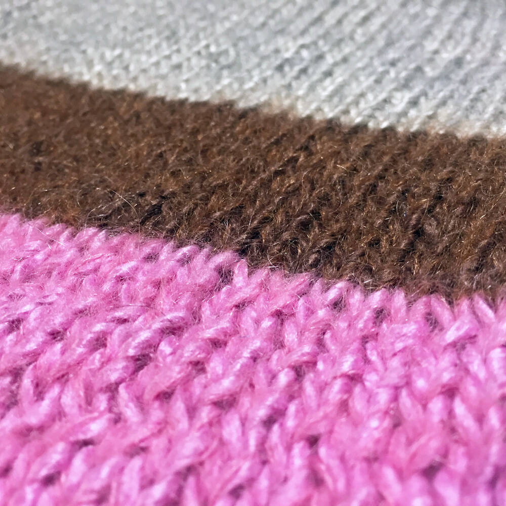 Mia Mohnstreusel Seide Mohair Strickstrampler