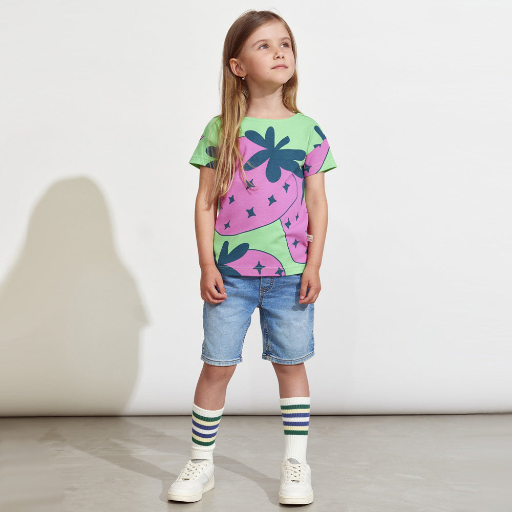 MAINIO Giant Strawberry T-Shirt